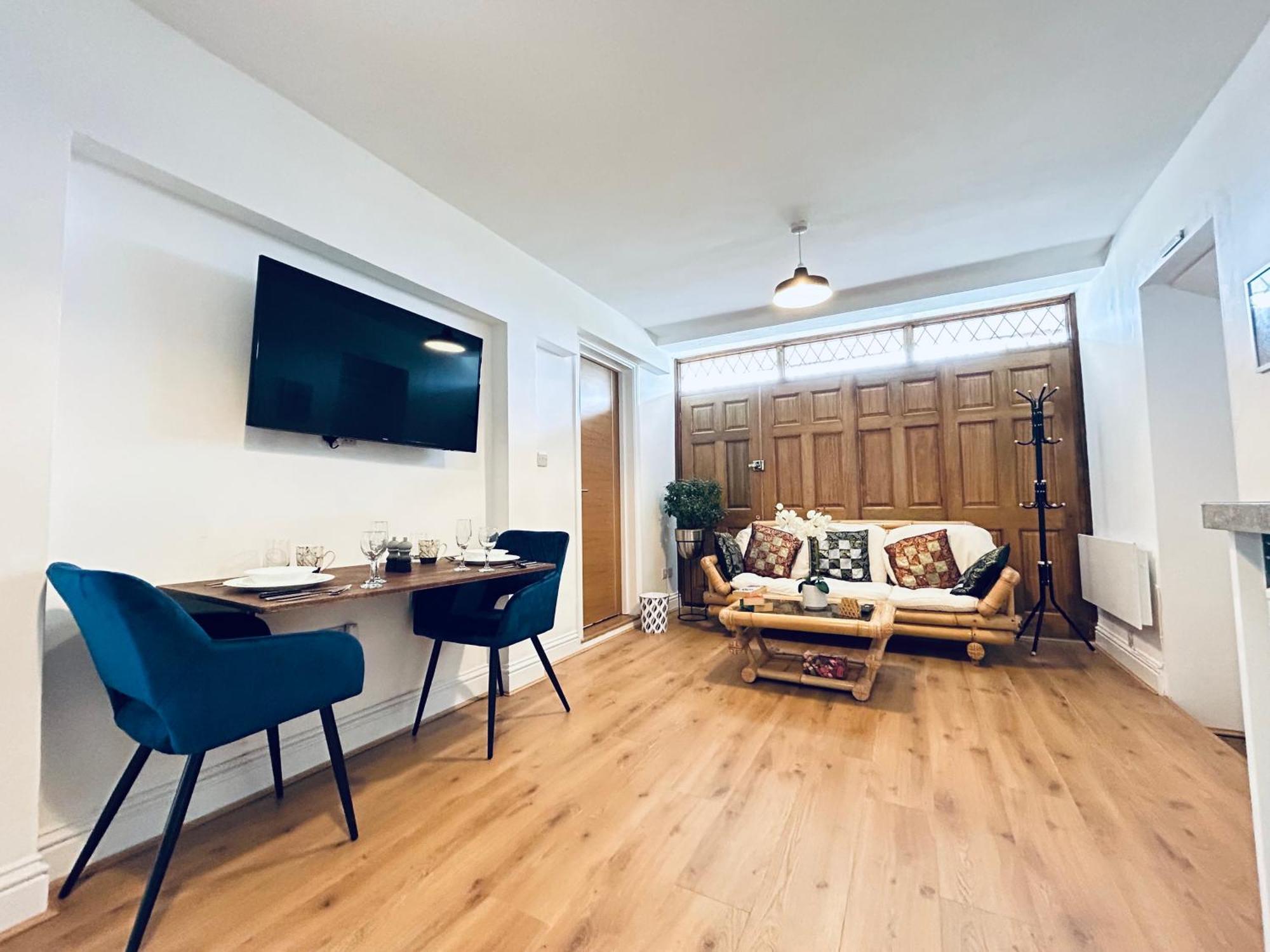 Private 2 Bed Guest House - Van Parking, M25 & A1 Connections Potters Bar Zewnętrze zdjęcie